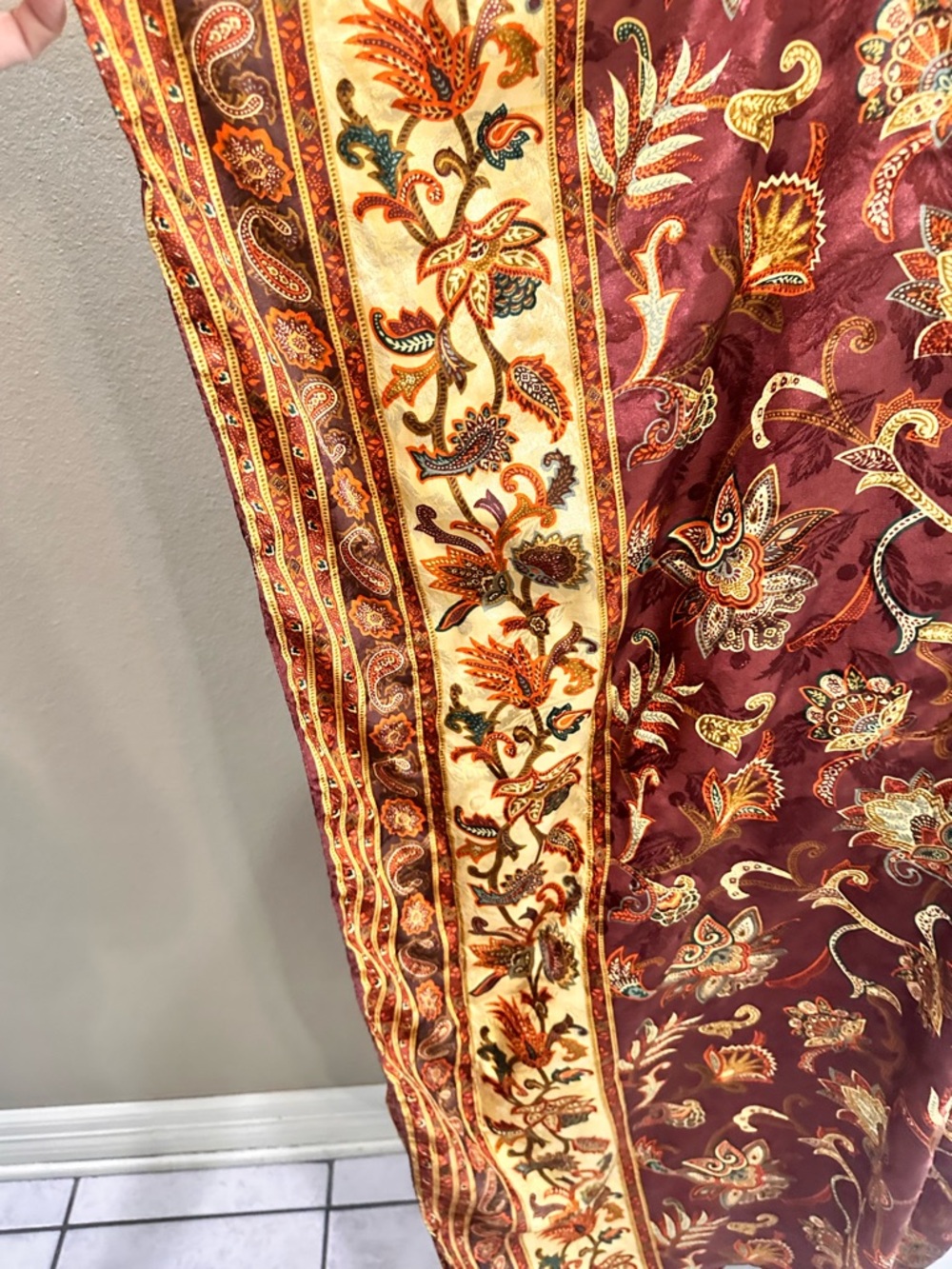 Simply Basic Vintage Boho Paisley V-Neck Kaftan in Burgundy Gold One Size - Picture 7 of 16
